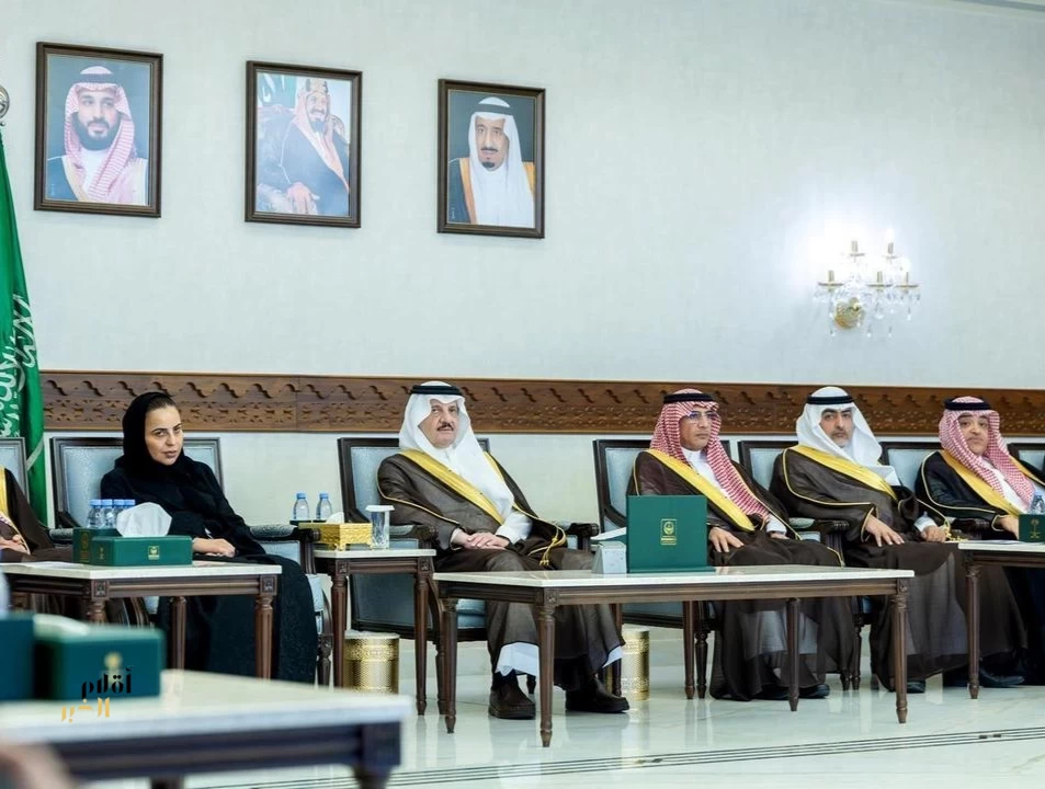 أمير المنطقة الشرقية يكرم الداعمين والمانحين لجمعية السرطان السعودية