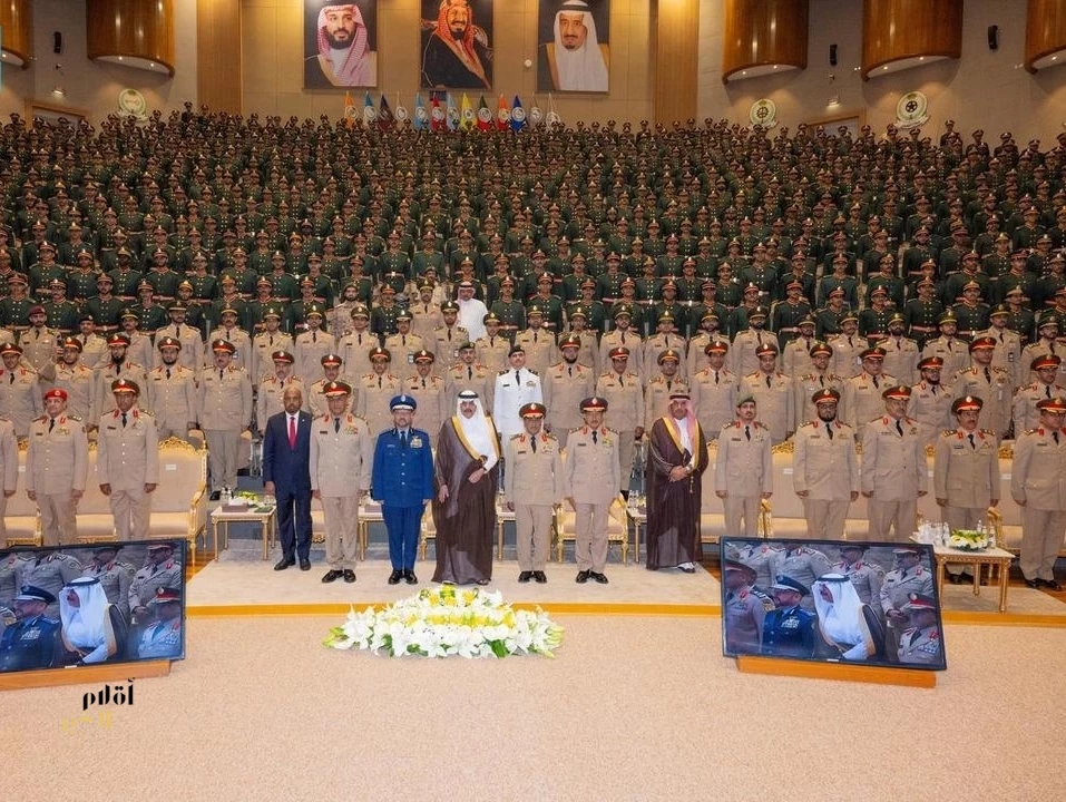 نيابةً عن سمو وزير الدفاع.. سمو نائب وزير الدفاع يرعى حفل تخريج الدفعة الـ (84) من طلبة كلية الملك عبدالعزيز الحربية