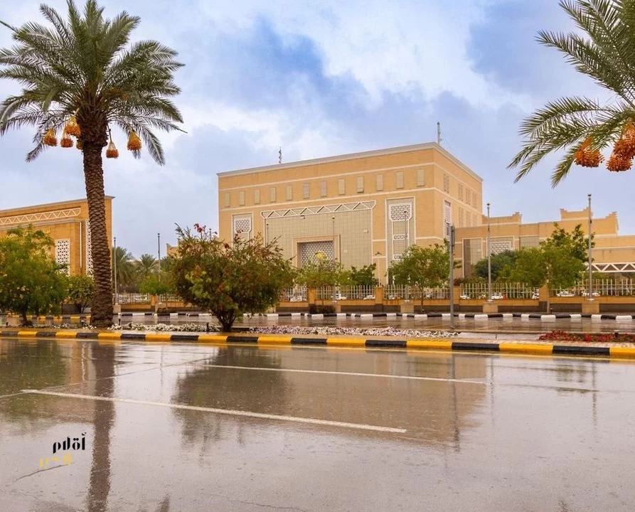 أمانة القصيم تعزّز تصريف السيول في بريدة بتقنية الثقب الأفقي