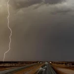 أمطار متوسطة شمال الطائف وسط إقبال على المواقع البرية