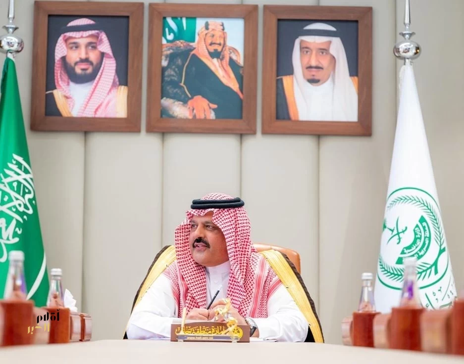 أمير حائل يطّلع على الخطط والمشاريع المستقبلية لأمانة المنطقة