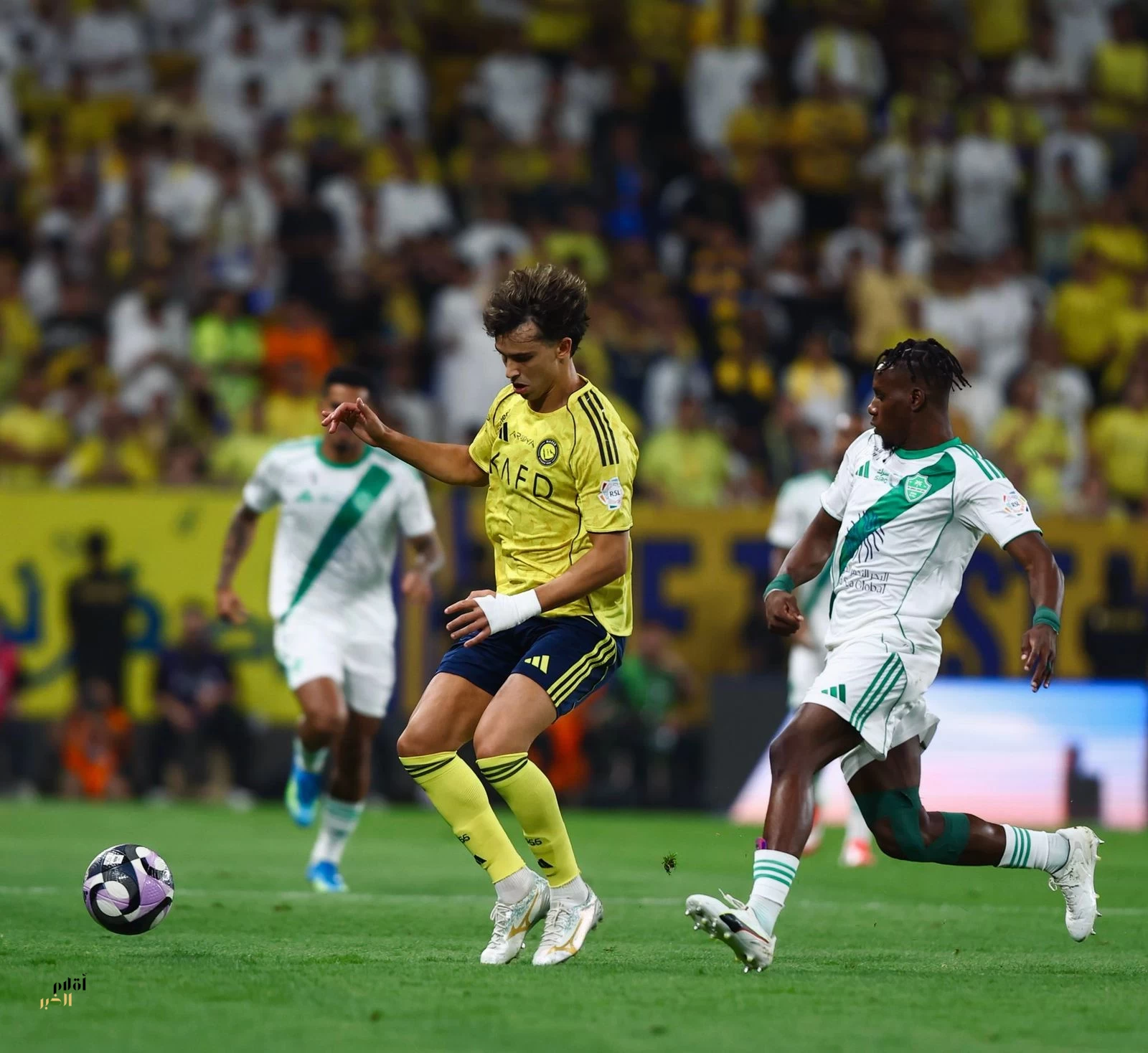 النصر يهزم الأهلي بثنائية ويبتعد بصدارة الدوري