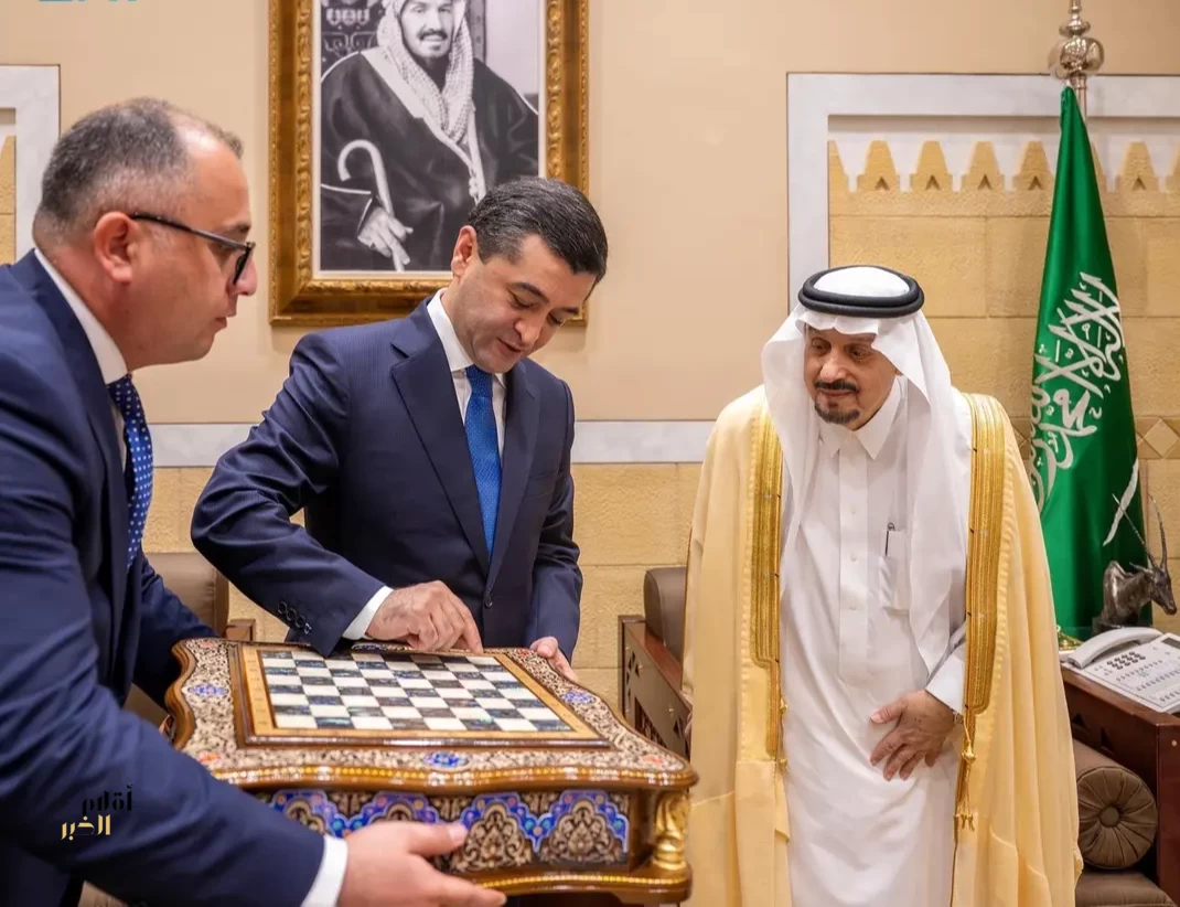 أمير الرياض يستقبل وزير خارجية أوزبكستان