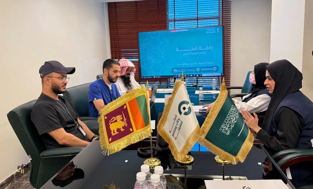 تجمع مكة الصحي يقدم اللقاحات الوقائية ضمن زيارات ميدانية استعدادًا للحج