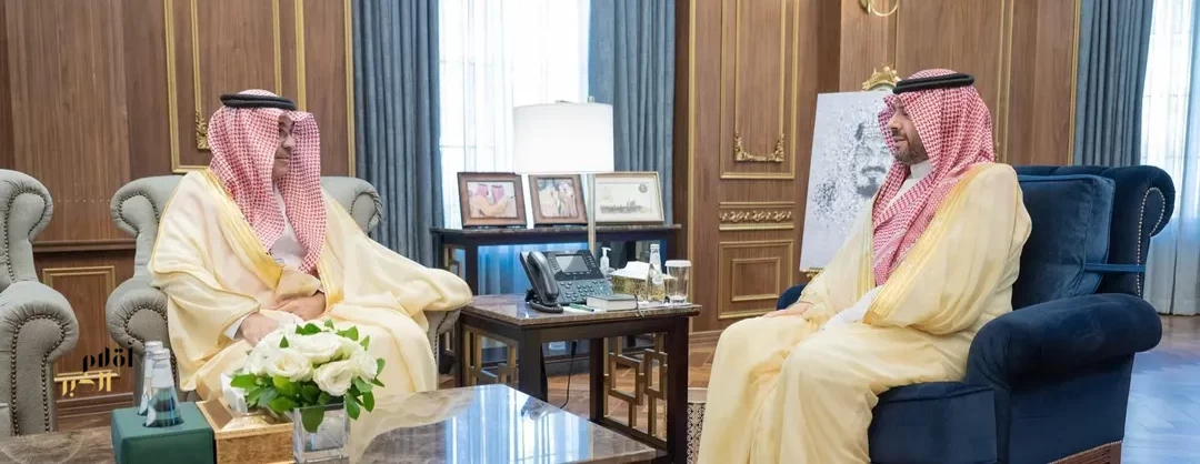 أمير الحدود الشمالية يستقبل ممثل المركز الوطني لتنمية الغطاء النباتي ومكافحة التصحر بالمنطقة
