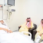 أمير منطقة جازان ونائبه يزوران شيخ شمل محافظة ضمد للاطمئنان على صحته