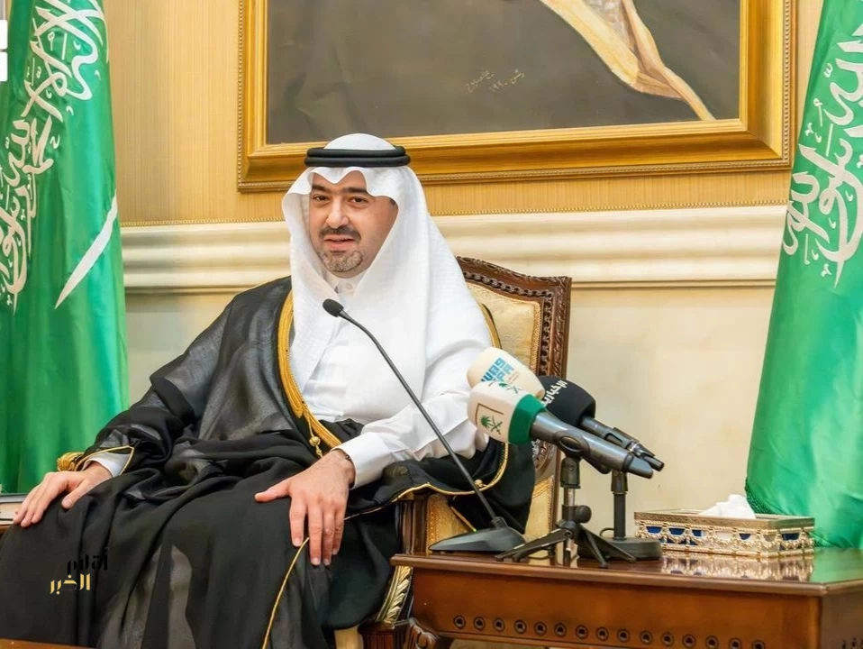 نيابةً عن أمير منطقة تبوك.. نائب أمير المنطقة يكرّم المشاركين في أعمال الحج بمنفذ حالة عمار