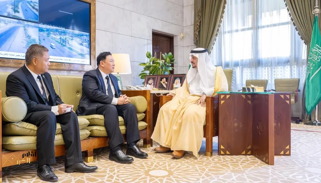 أمير منطقة الرياض يستقبل سفير تايلند لدى المملكة