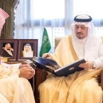 أمير منطقة الرياض يستقبل مدير فرع هيئة الأمر بالمعروف بالمنطقة