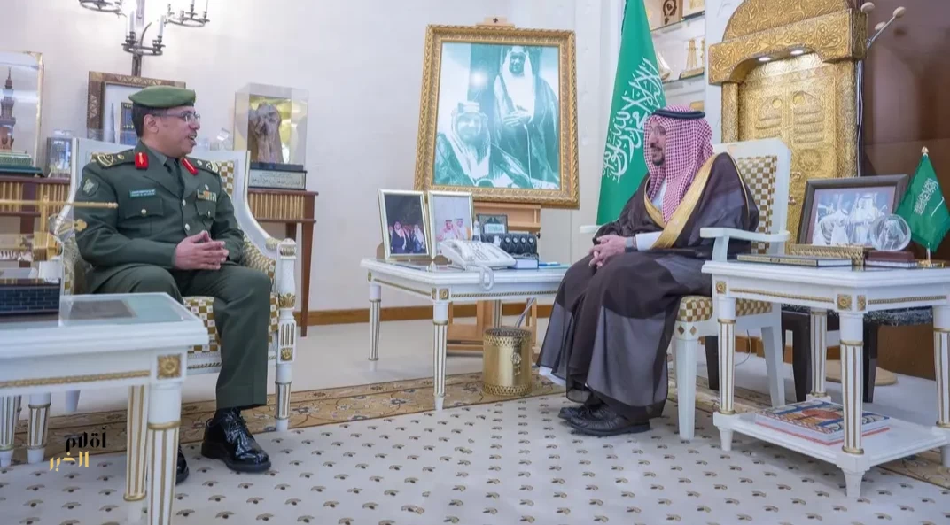 أمير القصيم يستقبل مدير جوازات المنطقة بمناسبة انتهاء فترة عمله