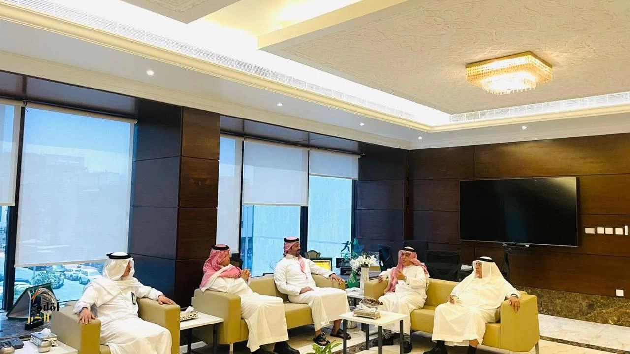"فرع الموارد البشرية بمنطقة مكة المكرمة يبحث فرص التعاون المشترك في التدريب والتأهيل والتمكين المهني"