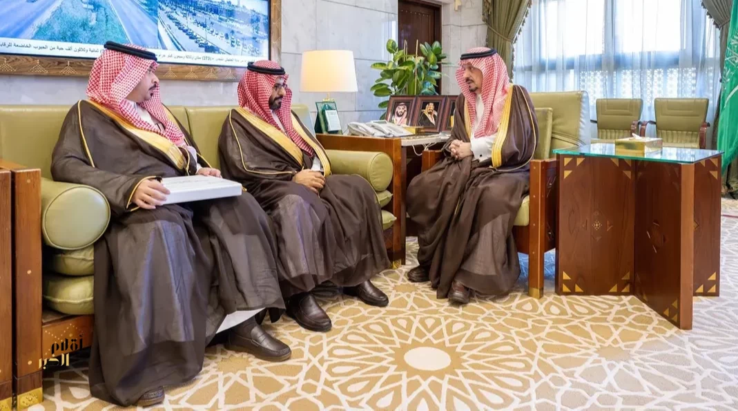 أمير منطقة الرياض يستقبل المدير العام لفرع وزارة النقل والخدمات اللوجستية بالمنطقة