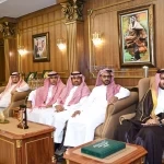 أمير جازان يستقبل مدير فرع المركز الوطني لتنمية الغطاء النباتي ومكافحة التصحر