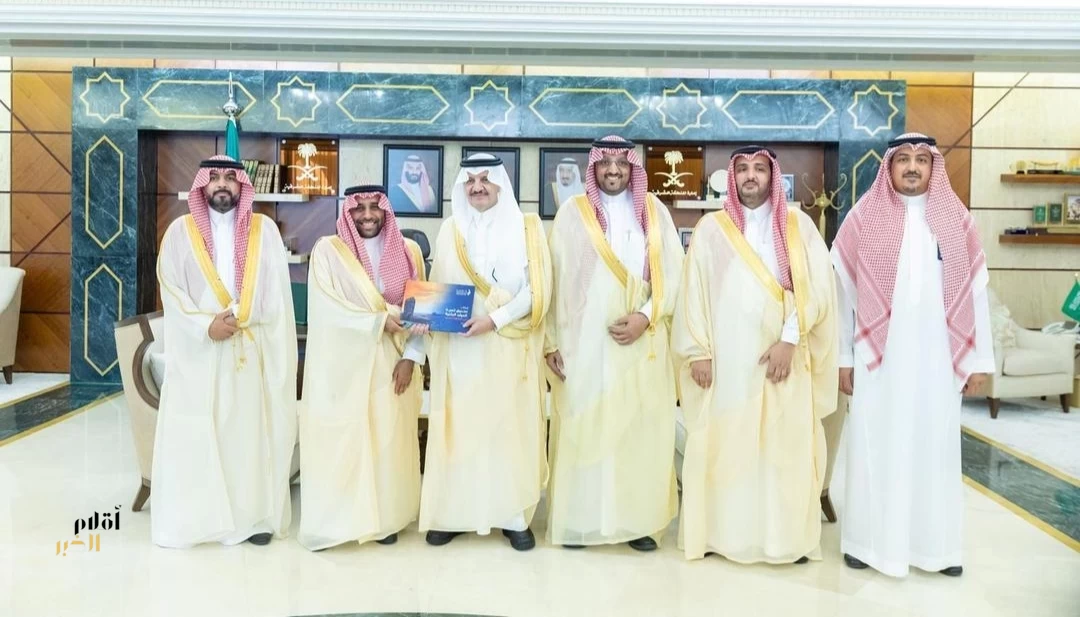 أمير المنطقة الشرقية يستقبل مدير صندوق تنمية الموارد البشرية بالمنطقة