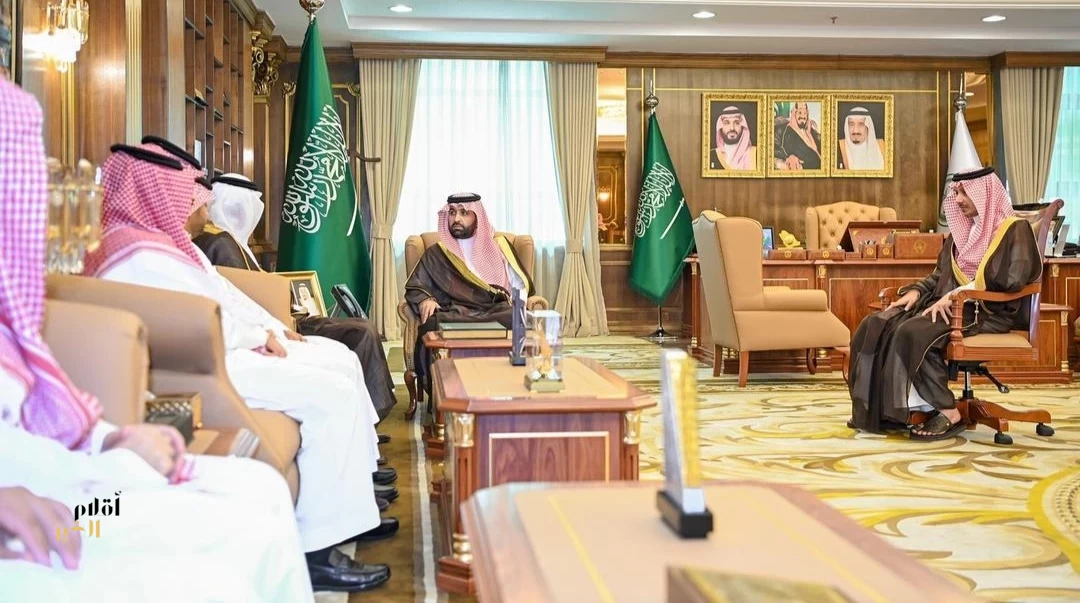 أمير جازان يطّلع على التقرير السنوي لأعمال فرع هيئة التراث بالمنطقة لعام 2025