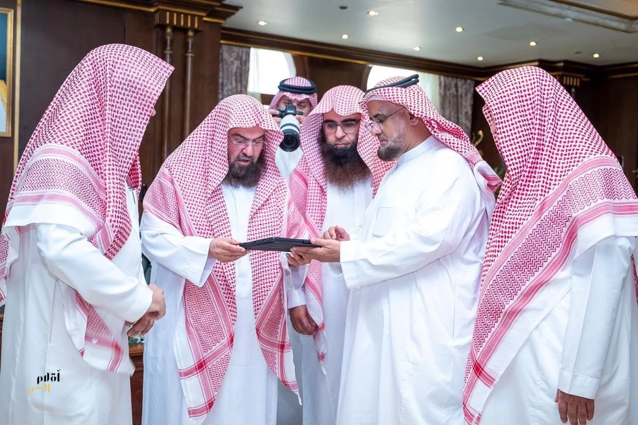 معالي رئيس الشؤون الدينيّة يدشّن الخطة التشغيليّة لموسم العمرة والزيارة 1448هـ لتعزيز الخدمات الدينيّة بالمسجد النبوي
