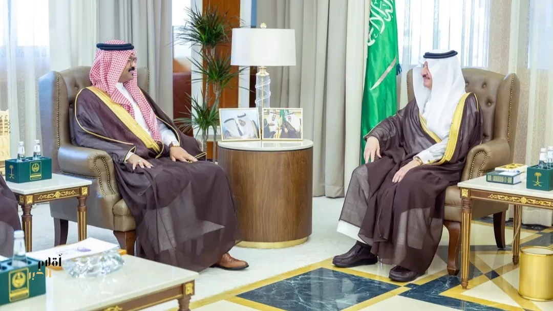 أمير المنطقة الشرقية يستقبل رئيس وأعضاء مجلس إدارة جمعية أثر للعمل التطوعي