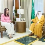 أمير المنطقة الشرقية يستقبل القائم بالأعمال في السفارة الأمريكية لدى المملكة