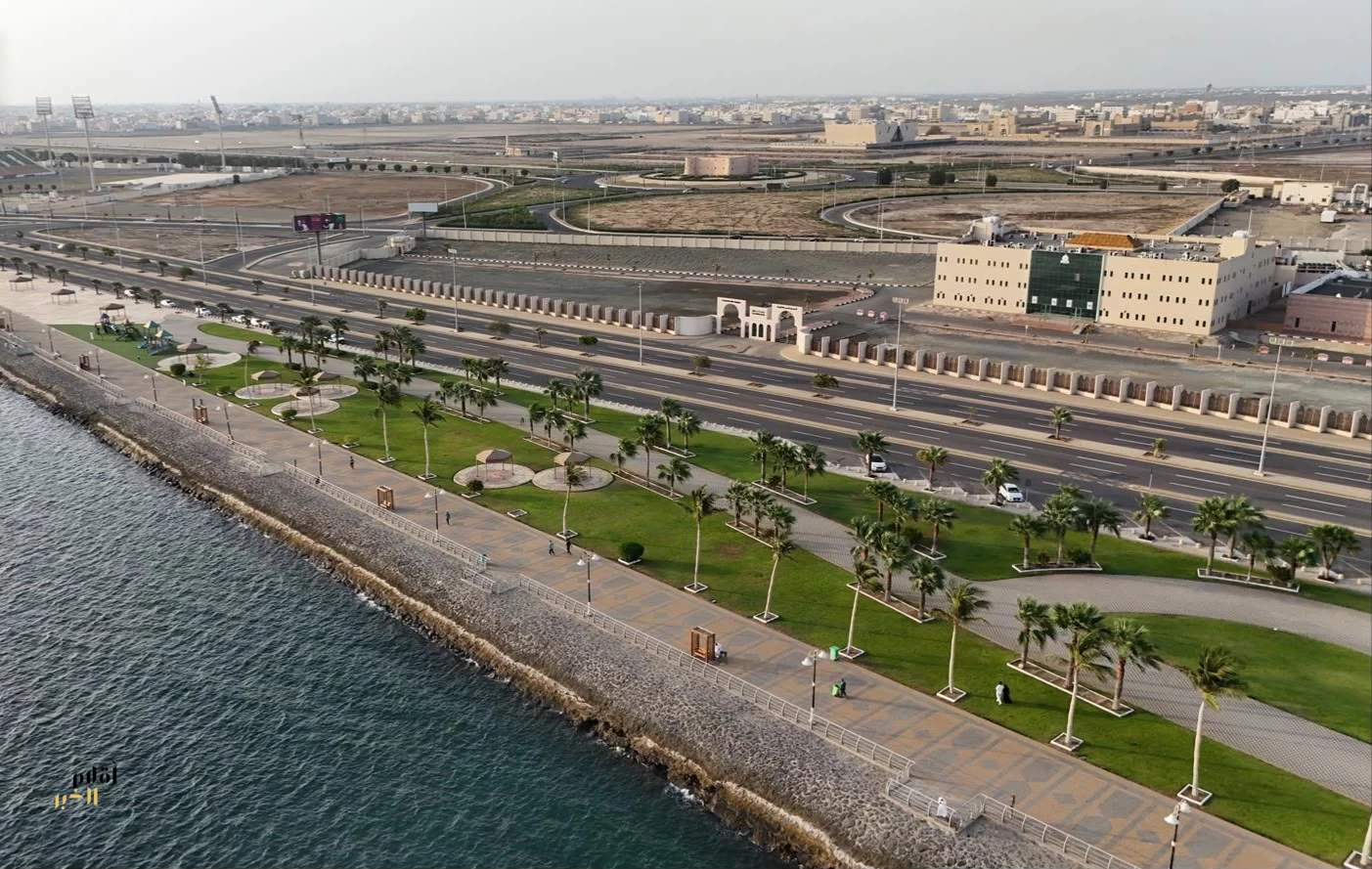 (234) ممشى رياضيًا في جازان يستقطب الأهالي والزوار خلال الإجازة الصيفية