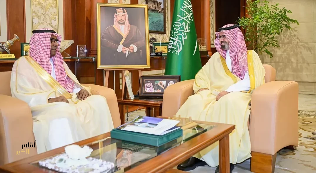 الأمير ناصر بن جلوي يستقبل رئيس جامعة جازان
