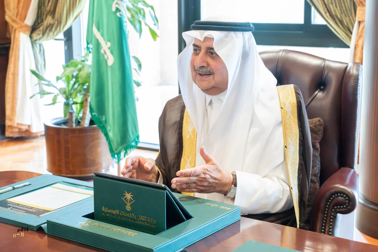 أمير منطقة تبوك يدشن بحضور وزير النقل والخدمات اللوجستية 3 مشروعات للطرق بتكلفة 176 مليون ريال