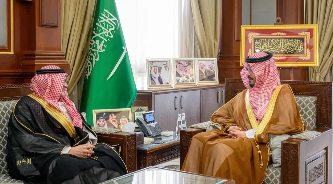 أمير المدينة المنورة يستقبل مدير الخطوط السعودية بالمنطقة