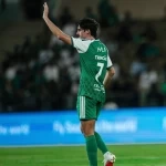 الأهلي يمطر شباك الرياض بخماسية ويواصل مطاردة القمة