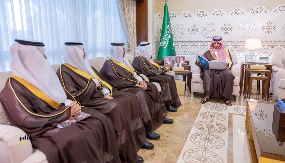 نائب أمير المنطقة الشرقية يستقبل الرئيس التنفيذي لجمعية البر بالمنطقة