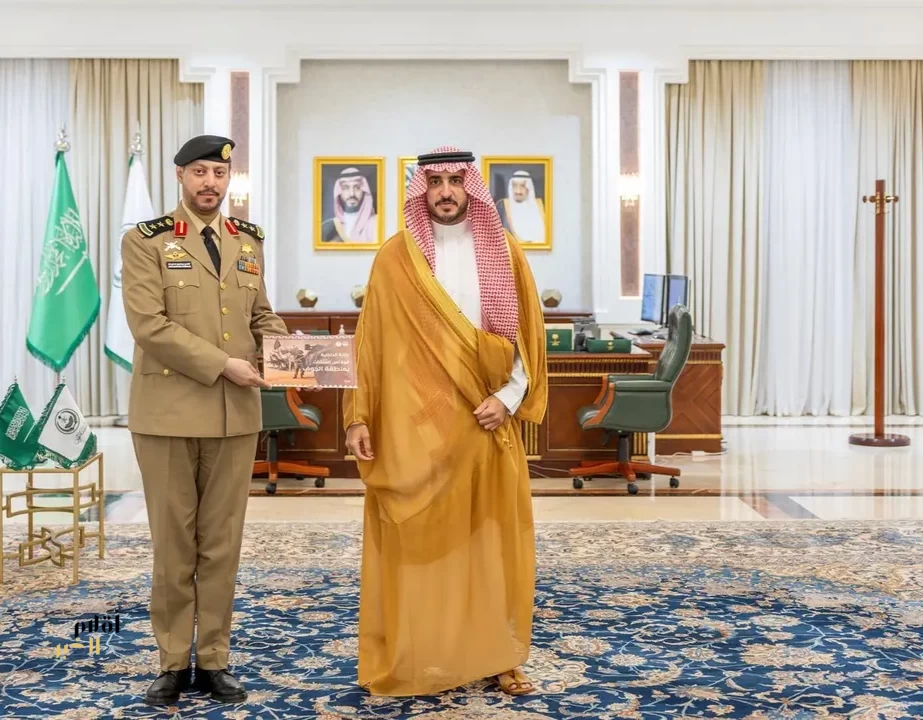أمير الجوف يتسلّم التقرير الإحصائي السنوي لقوة أمن المنشآت بالمنطقة