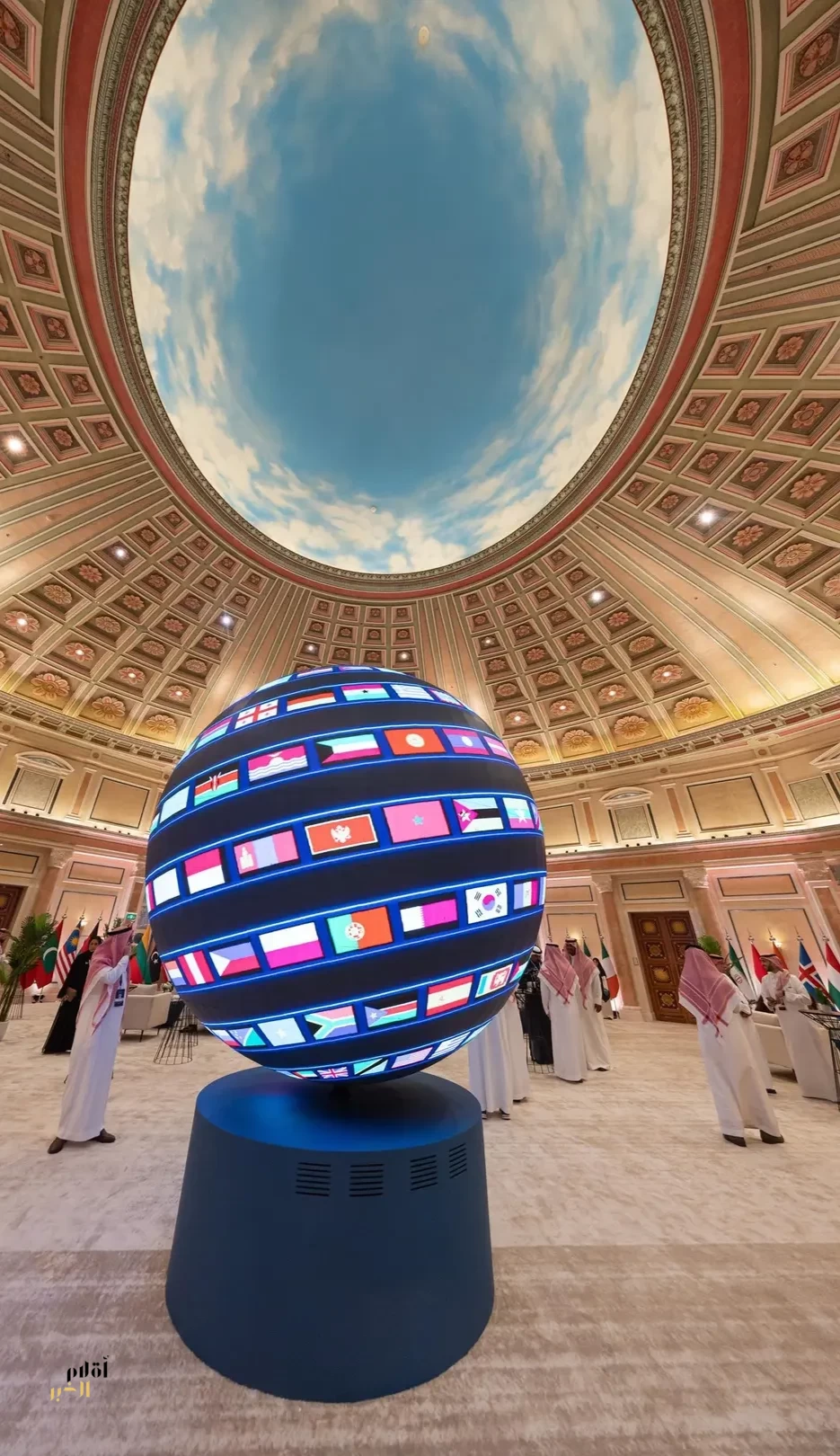 المملكة تقود توافقًا دوليًا بالرياض لوضع إطار عالمي لحوكمة الذكاء الاصطناعي بالتعاون مع منظمة "اليونسكو" ومركز "آيكير" الدولي
