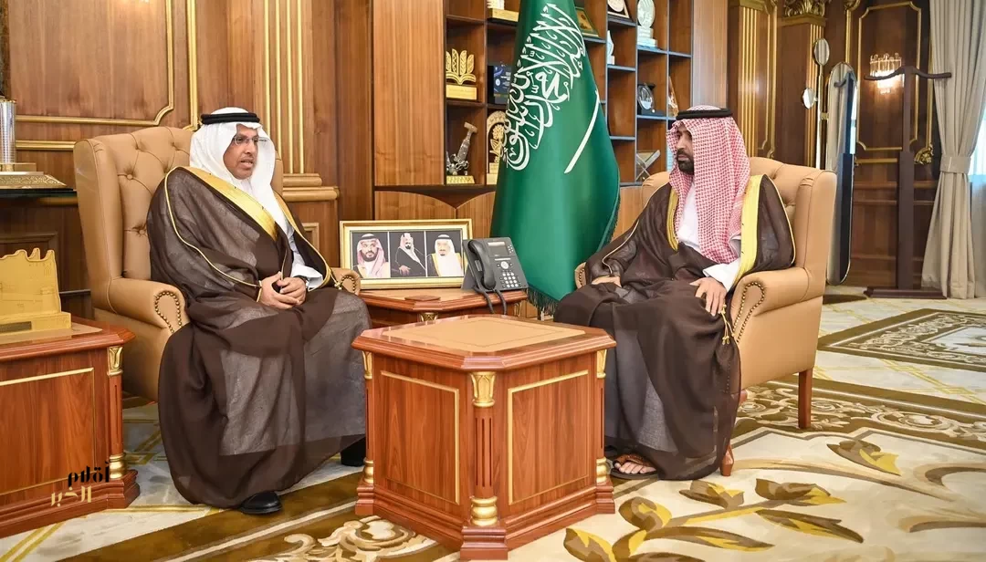 أمير منطقة جازان يطّلع على برامج الأمانة ومشروعاتها المنفذة مؤخرًا