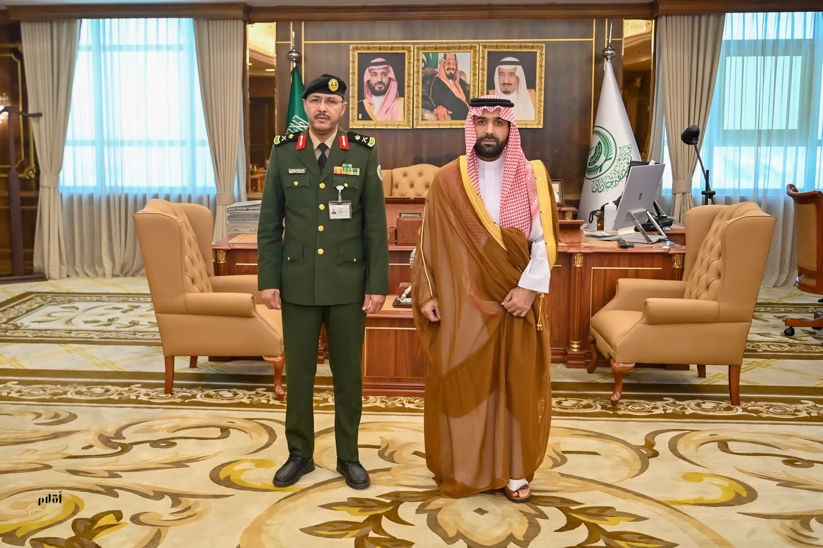 أمير جازان يقلّد مدير سجون المنطقة رتبته الجديدة
