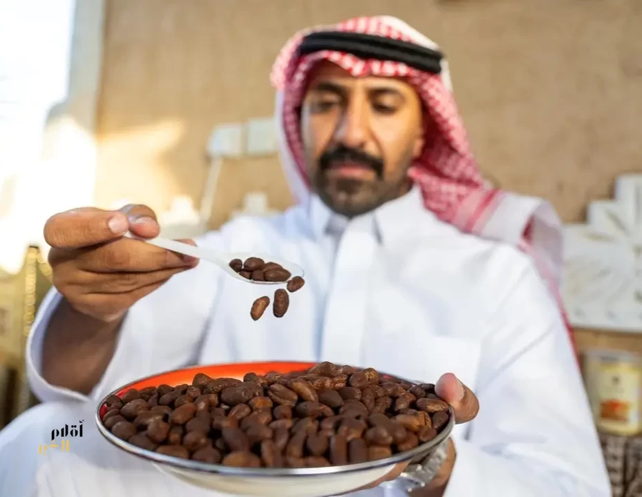 قهوة "العبس".. نواة التمر تتحول إلى مشروب محلي بقيمة مضافة