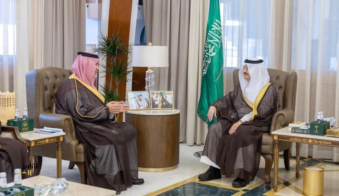أمير المنطقة الشرقية يستقبل وزير الاستثمار
