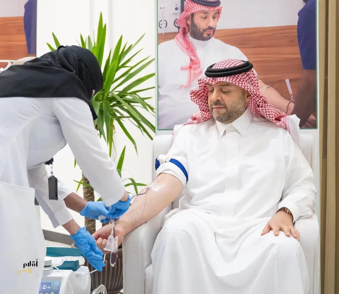 أمير منطقة الحدود الشمالية يشارك في الحملة الوطنية التي أطلقها سمو ولي العهد للتبرع بالدم