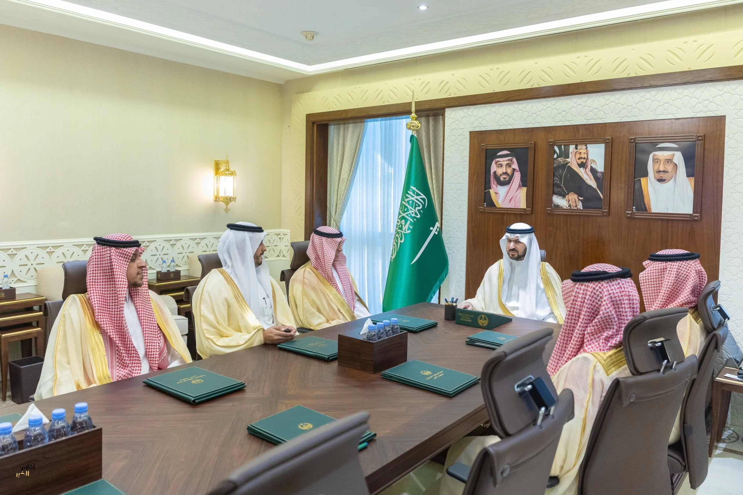 سمو نائب أمير المنطقة الشرقية يطّلع على مجسم "التلاقي"