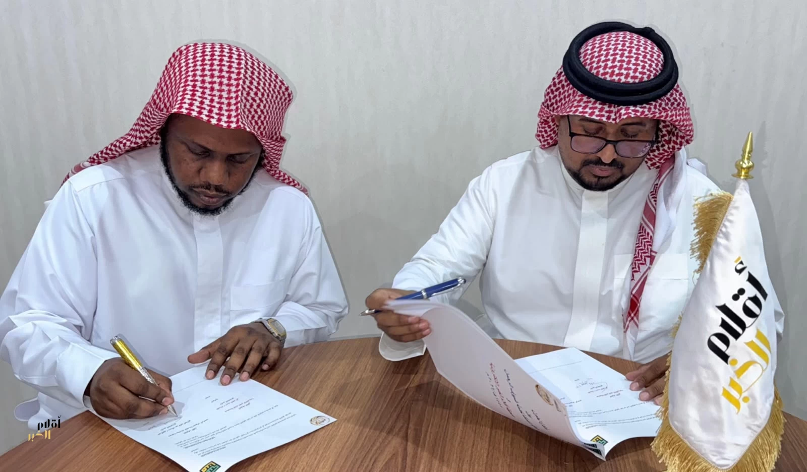 «مناسك» توقّع اتفاقية تعاون مع صحيفة «أقلام الخبر»