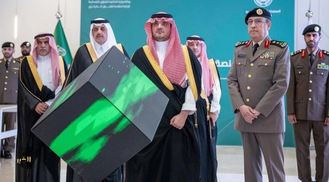 الأمير عبدالعزيز بن سعود يدشّن مبنى القبول المركزي الموحّد ومنصته الإلكترونية بوزارة الداخلية