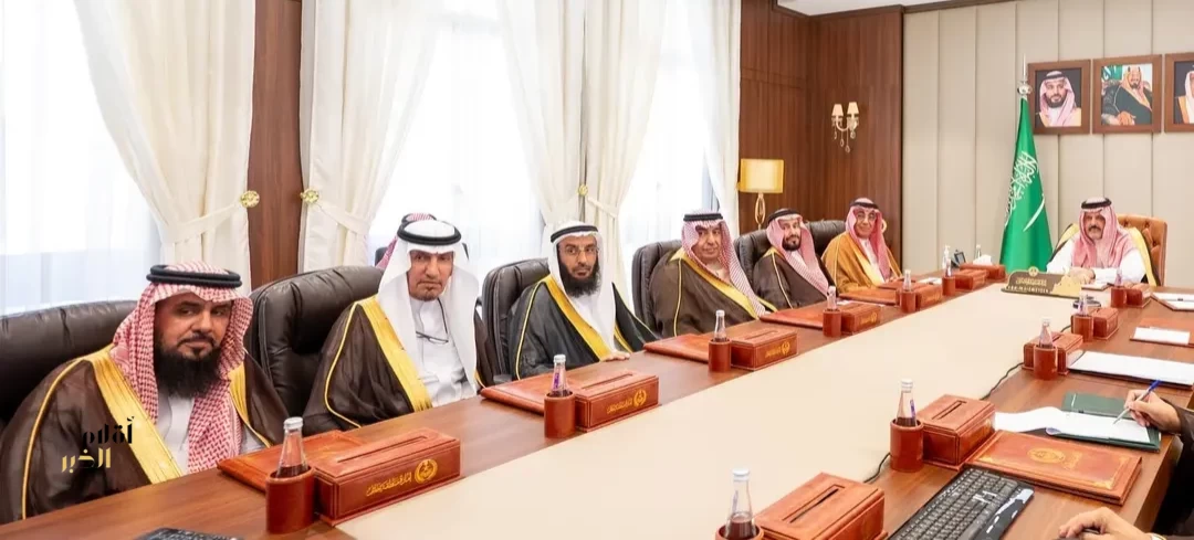 أمير حائل يجتمع مع مسؤولي شركة الدرع الأخضر ويطلع على خطة عملها لدعم الأمن الغذائي