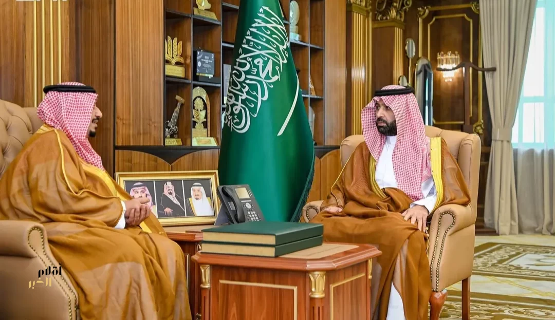 أمير جازان يستقبل مدير فرع هيئة الصحفيين السعوديين بالمنطقة