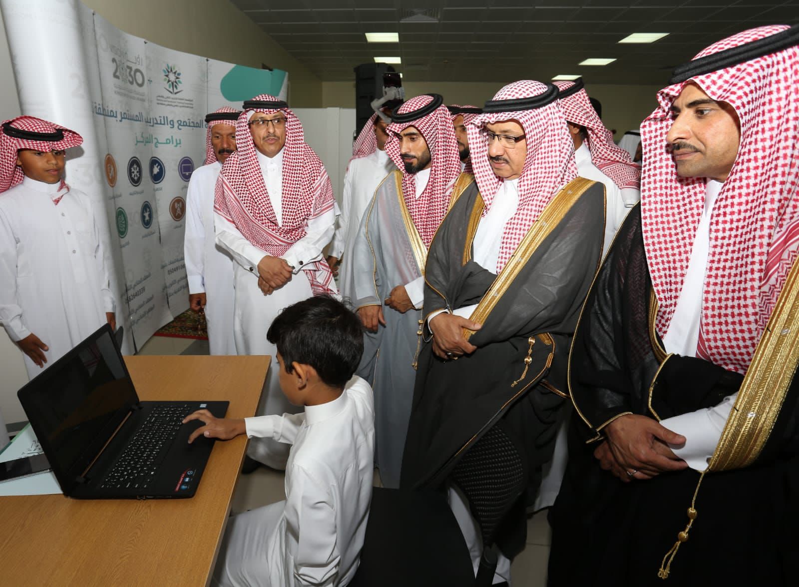 *محافظ حقل يدشن أعمال المعرض التقني الثاني للكلية التقنية بالمحافظة تحت شعار “ نحو مستقبل تقني واعد "*