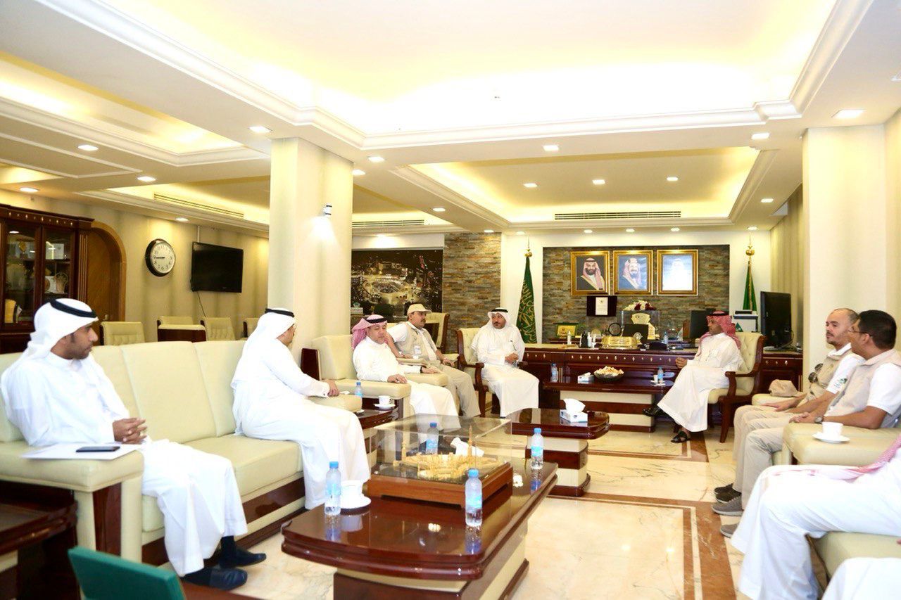 2EF30D68-AC25-4F29-913C-7E630B89EB48