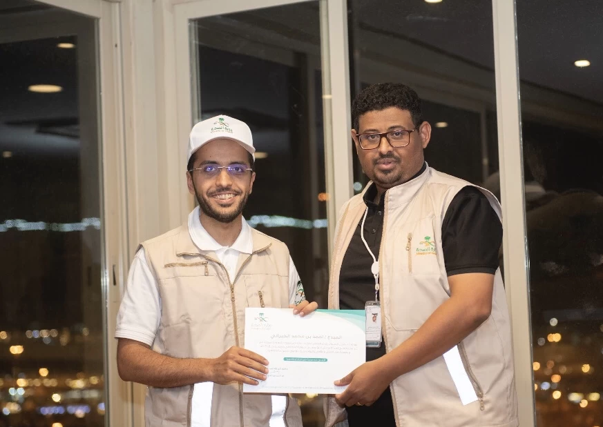 الخبراني يتلقى تكريماً من وكيل وزارة الصحة للتواصل