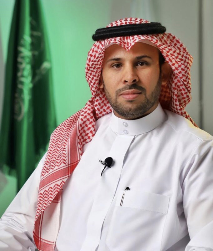 الدهمشي يرفع التهنئة للقيادة بمناسبة استكمال خادم الحرمين الشريفين فترة النقاهة ومغادرته مستشفى الملك فيصل التخصصي بجدة