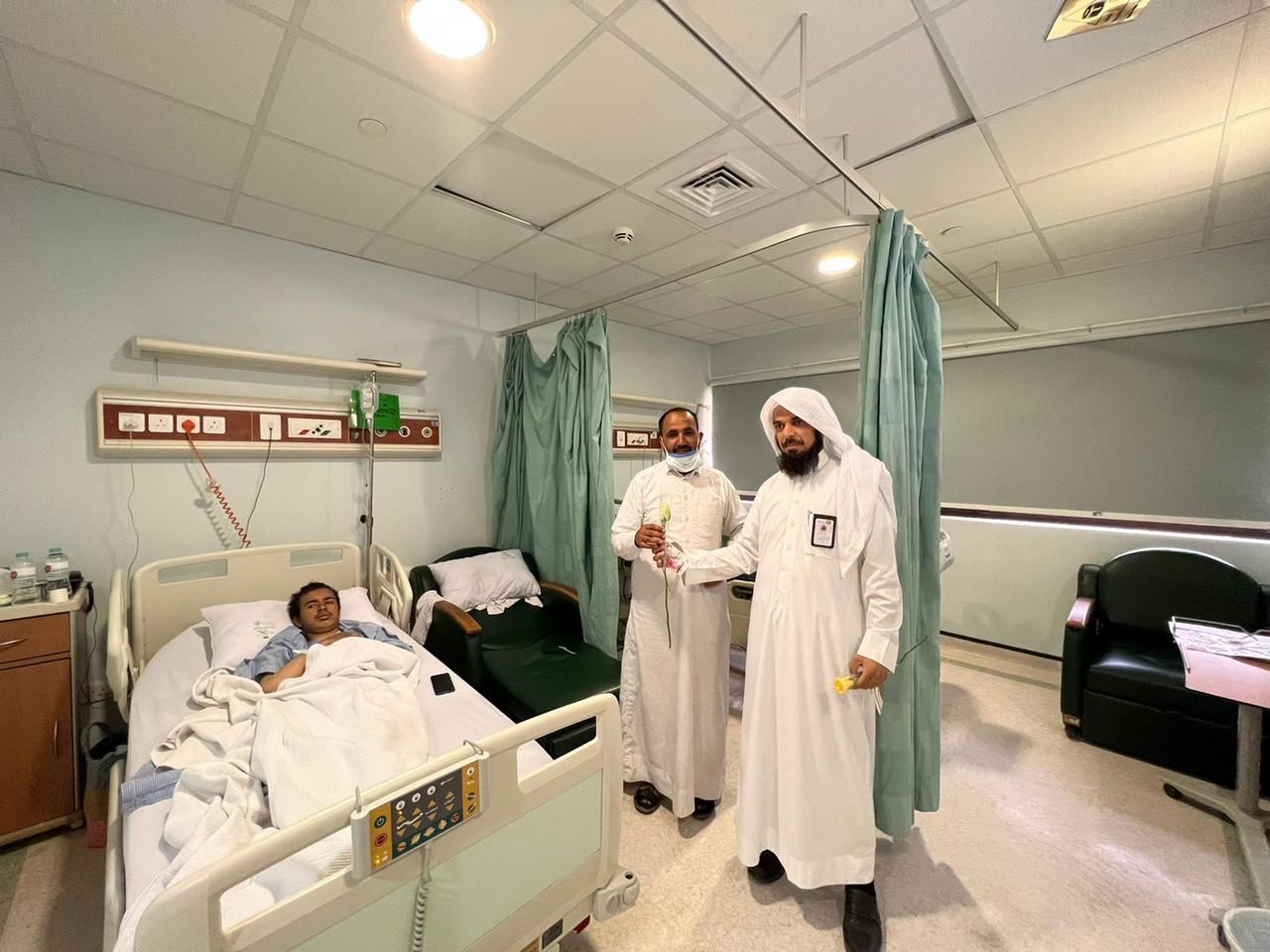 هيئة الأمر بالمعروف بمحافظة المذنب تفعّل حملة "اعتزاز" لدى الدوريات الأمنية ومستشفى المحافظة