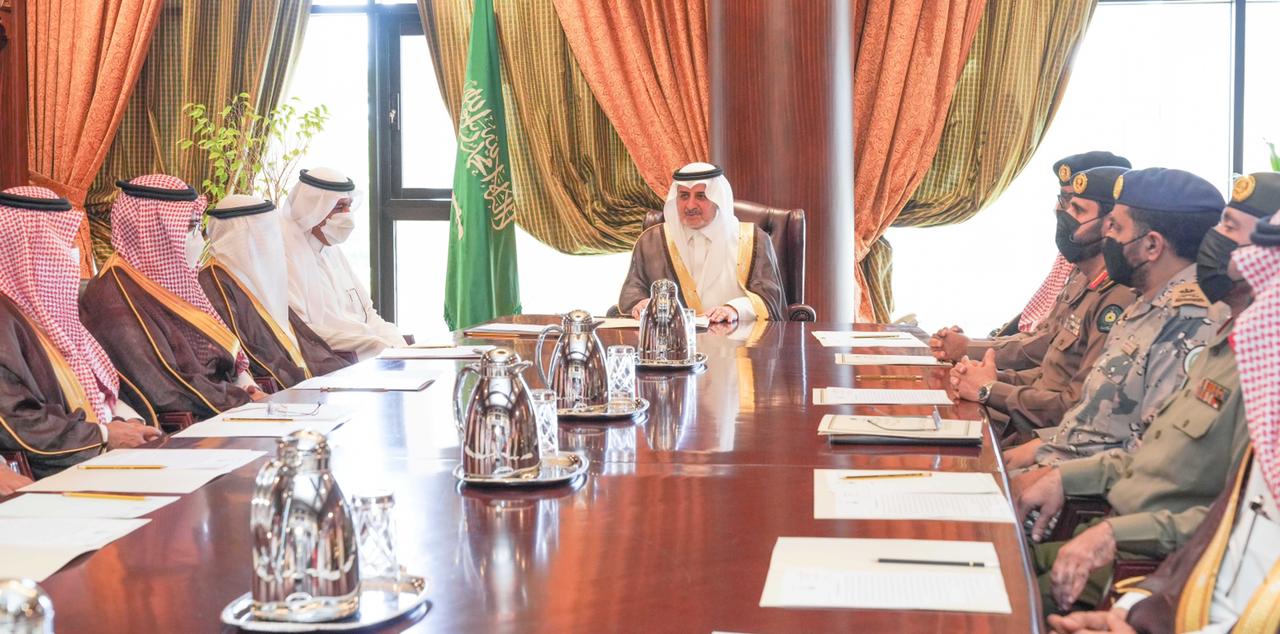 أمير تبوك يترأس اجتماع لجنة الحج بالمنطقة