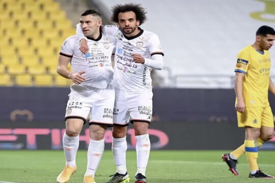 الليوث تدُك شباك النصر بأربعة أهداف نظيفة وتواصل تمسكها بعرش الصدارة