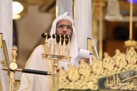 الثبيتي في خطبة الجمعة من المسجد النبوي :   *الأسرة أساس بناء المجتمع واللبنة الأولى في كيانه*