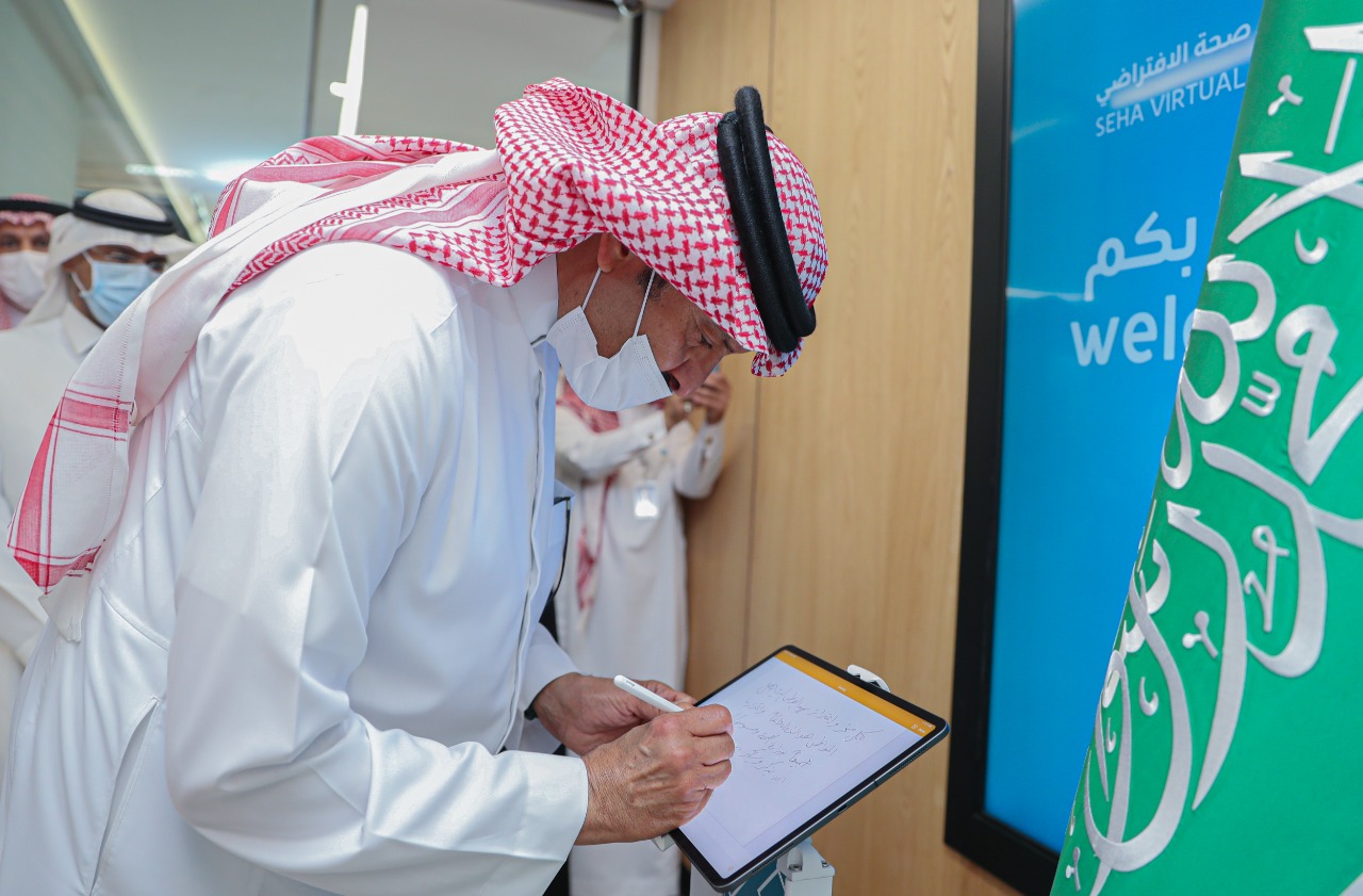 5CCE34A8-9ECA-44E0-99DD-2539F3DECFFA