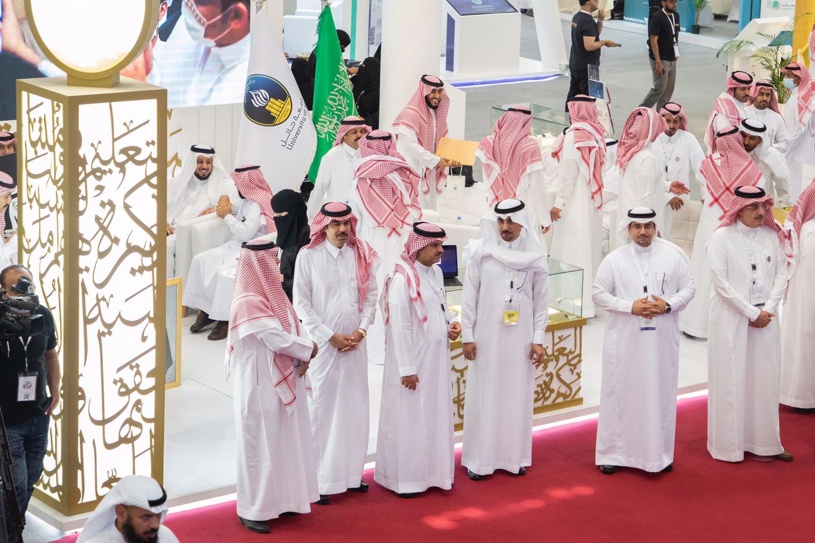 60B208AF-9380-4535-88CC-E710C0FA8A9B